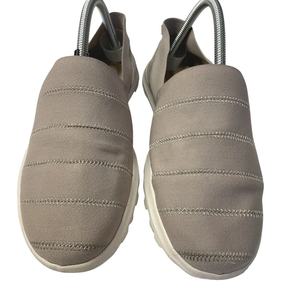 Skechers GOwalk Travel Gracious Joy Size W9 Taupe Slip On‎ Comfort